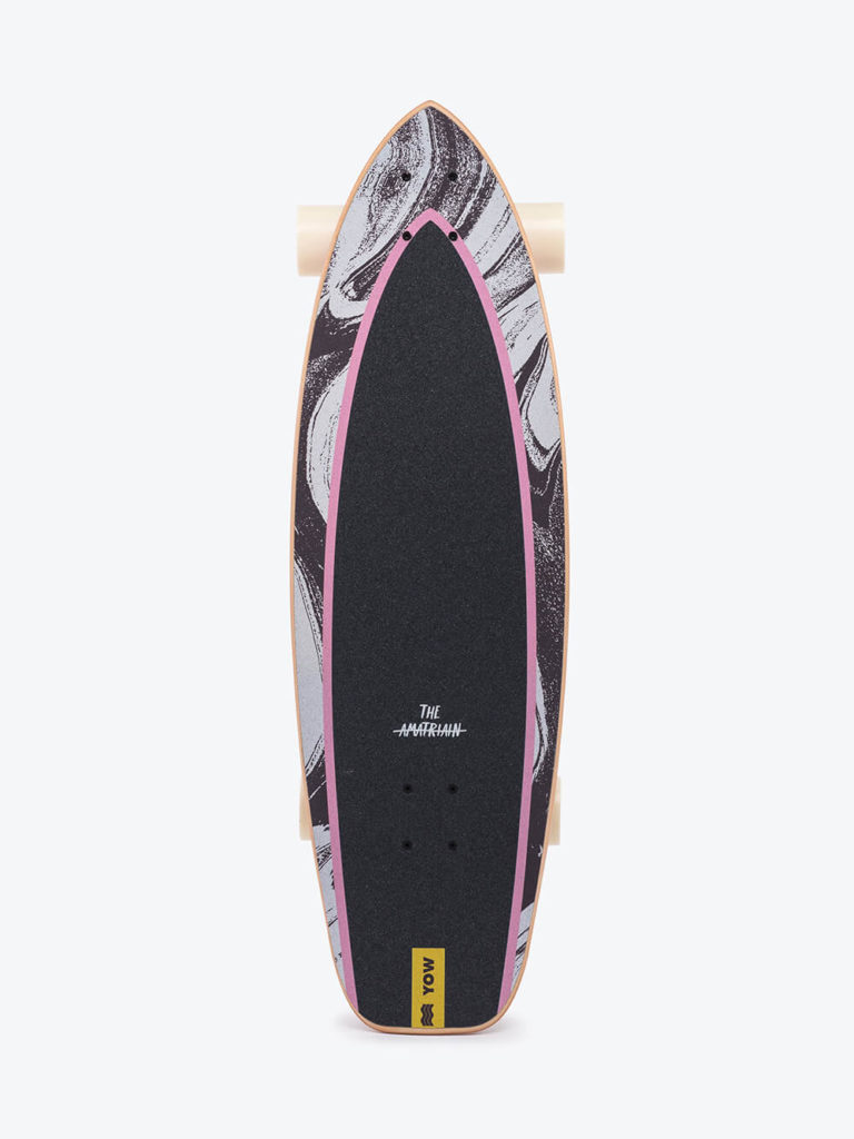 Deska surfskate YOW Amatriain 33.5″ Surfskate. Deskorolka w różowo-czarnym designie.