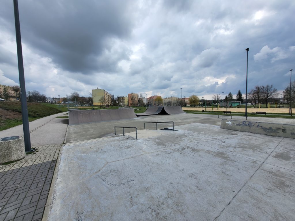 Skatepark: Busko Zdrój - widok minirampy